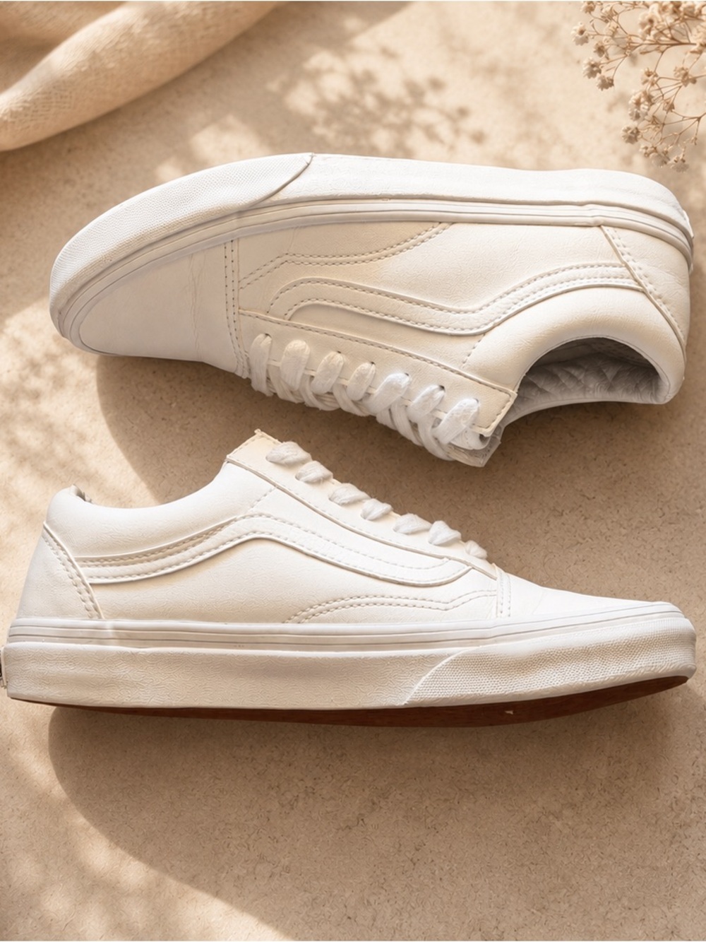 White Vans Old Skool Leather Sneakers – Women’s 7.5 / Men’s 6